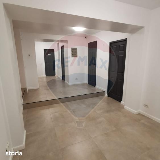 Spațiu comercial, de 245 mp, în Tei