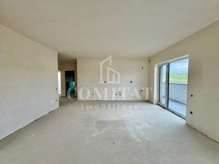 Apartament cu 3 camere semidecomandat în Dâmbul Rotund