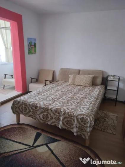 Garsonieră decomandată în Central