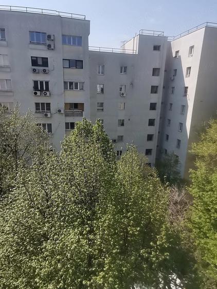 Garsonieră decomandată în Decebal