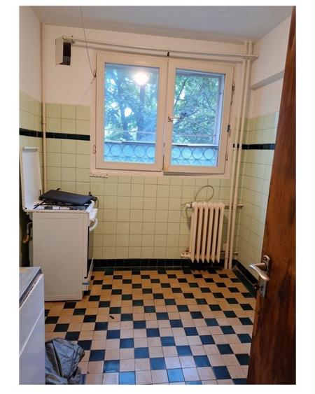 Apartament cu 4 camere semidecomandat în Titan