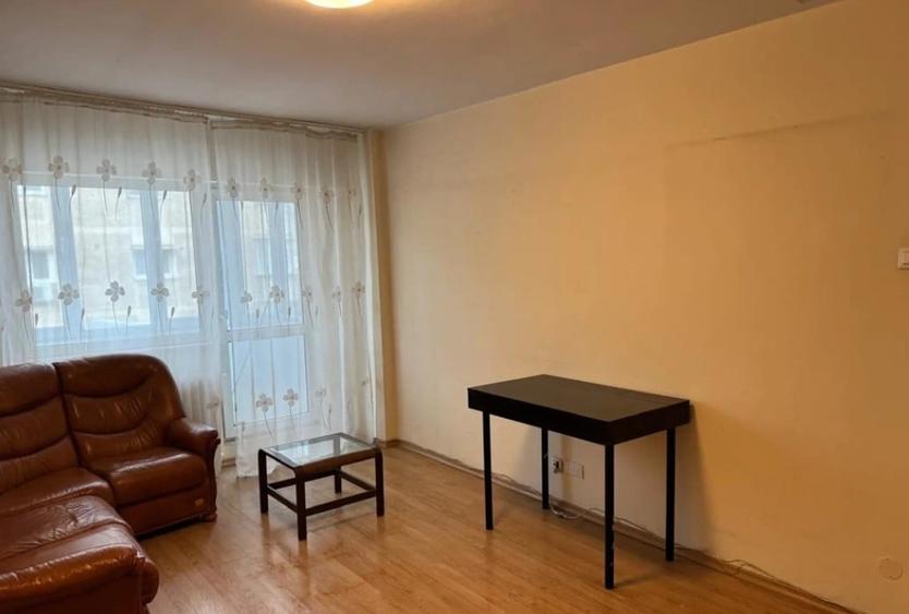 Apartament cu 2 camere semidecomandat, mobilat în Panduri