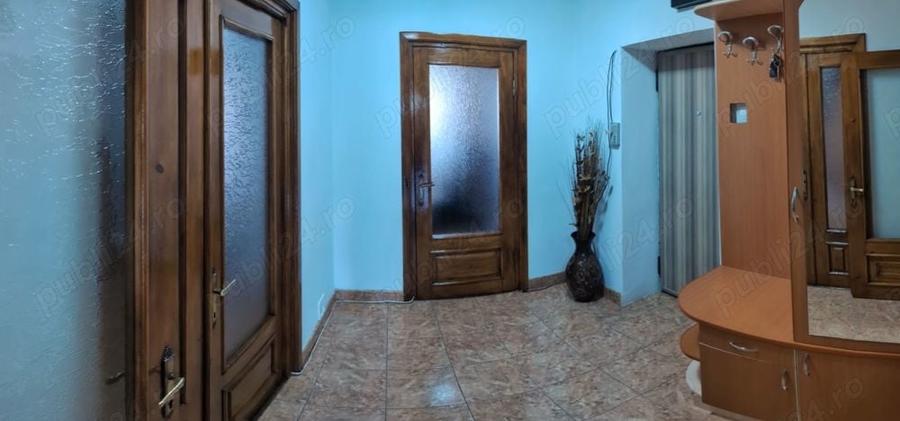 Apartament cu 3 camere decomandat în 1 Mai