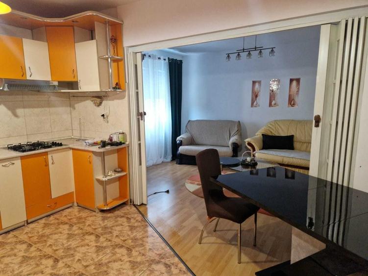 Apartament cu 2 camere decomandat în Central