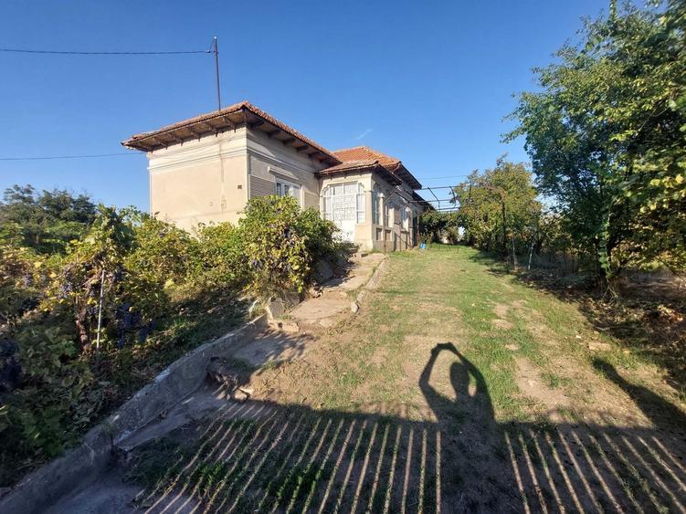 Casă cu 4 camere în Cervenia