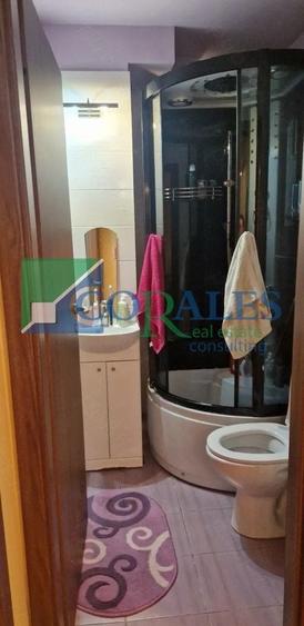 Apartament cu 4 camere decomandat, mobilat în Aradului
