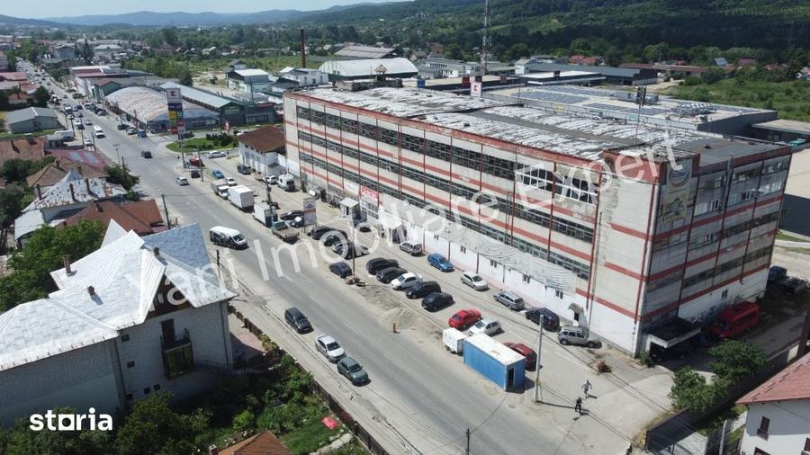 Spațiu comercial, de 9,500 mp, în Curtea de Argeș