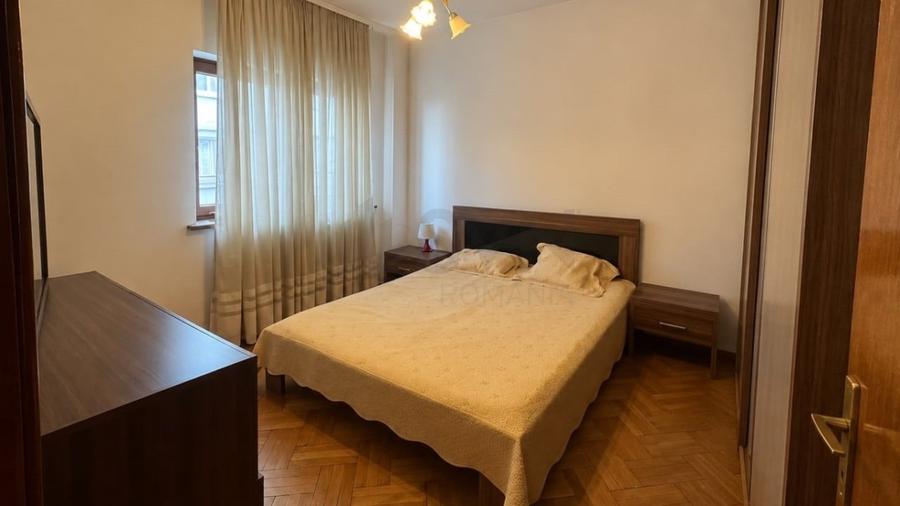 Apartament cu 3 camere decomandat în Victoriei