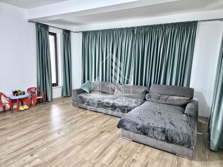 Casă individuală cu 5 camere cu Canalizare în Săcălaz