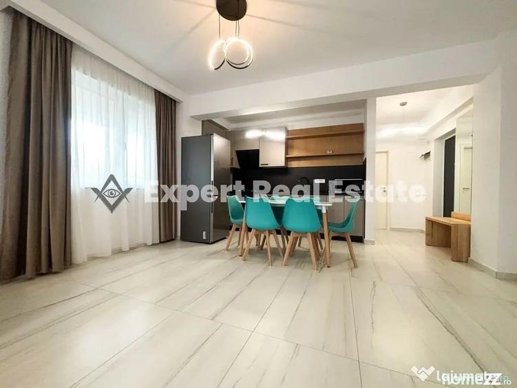 Apartament cu 3 camere semidecomandat în Central