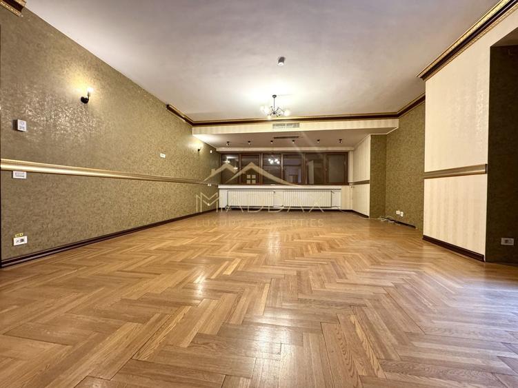Vila centrala cu 13 camere *460mpu* + garaj // Dorobanți - 1