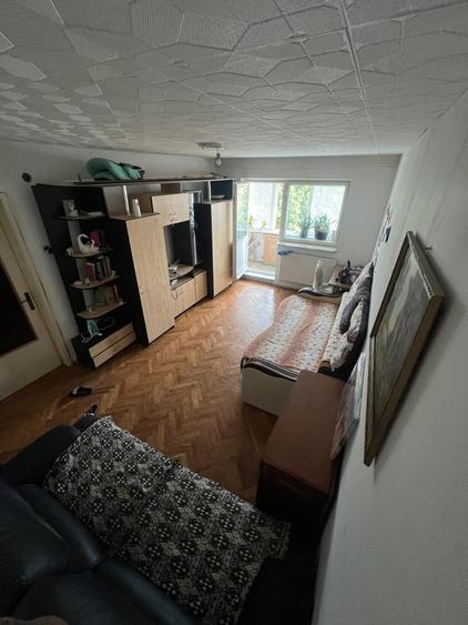 Apartament cu 3 camere decomandat în Craiter