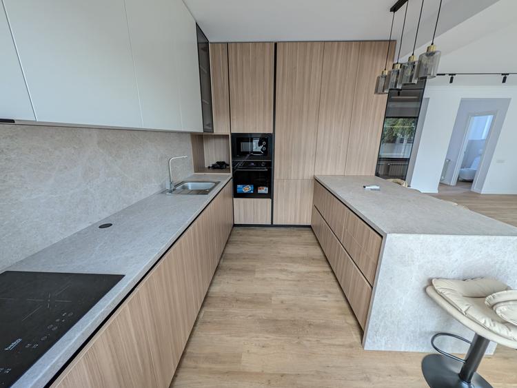 Duplex cu 5 camere cu Canalizare în Otopeni