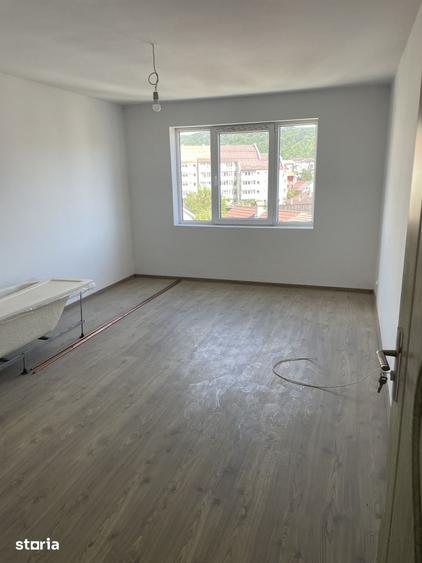 Apartament cu 2 camere decomandat în Independenței