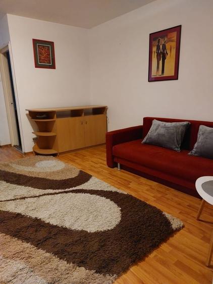 Garsonieră decomandată în Central
