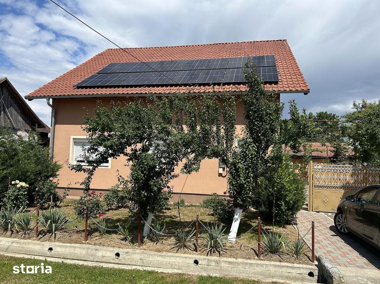 Casă cu 6 camere decomandat cu Teren 2700 Mp în Bocsig