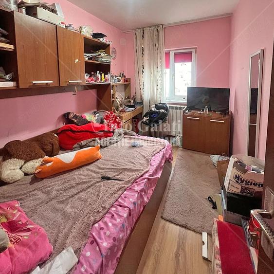 Apartament cu 3 camere decomandat în Micro 20