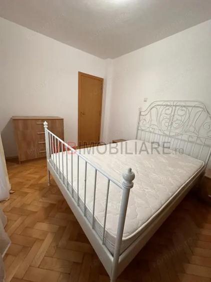 Apartament cu 3 camere semidecomandat, mobilat în Domenii