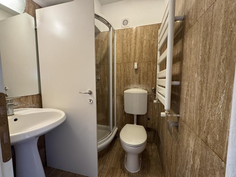 Apartament cu 4 camere decomandat, mobilat în Unirii