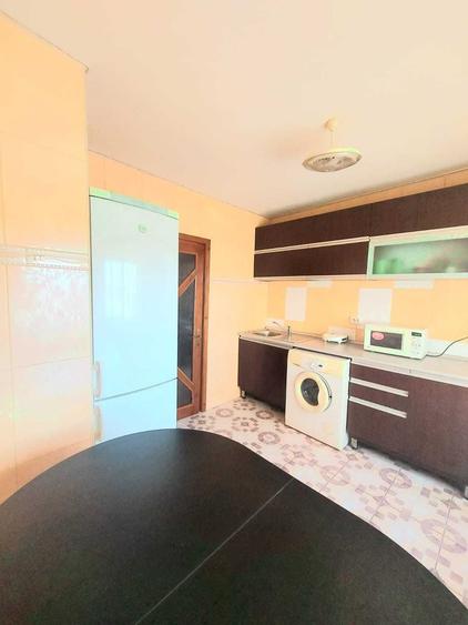 Apartament cu 4 camere decomandat în Ștefan cel Mare
