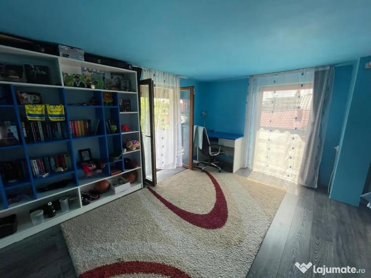 Casă cu 5 camere cu Teren 300 Mp în Central