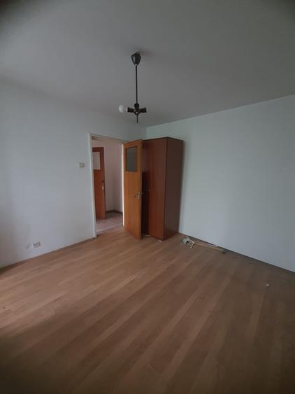 Apartament cu 3 camere decomandat în Militari
