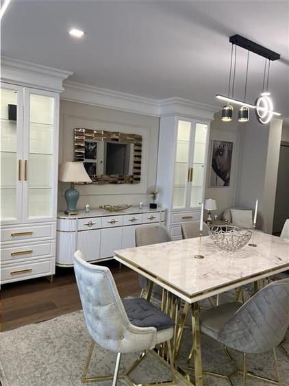 Apartament cu 3 camere semidecomandat, mobilat în Bună Ziua