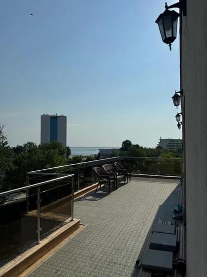 Apartament cu 3 camere decomandat în Sat Vacanță