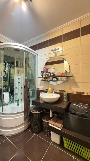 Apartament cu 3 camere decomandat, mobilat în Câmpului