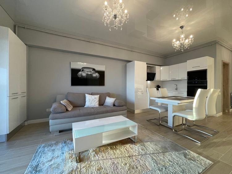 Statiunea Mamaia--Centru, apartament deosebit cu vedere frontala spre lac - 15
