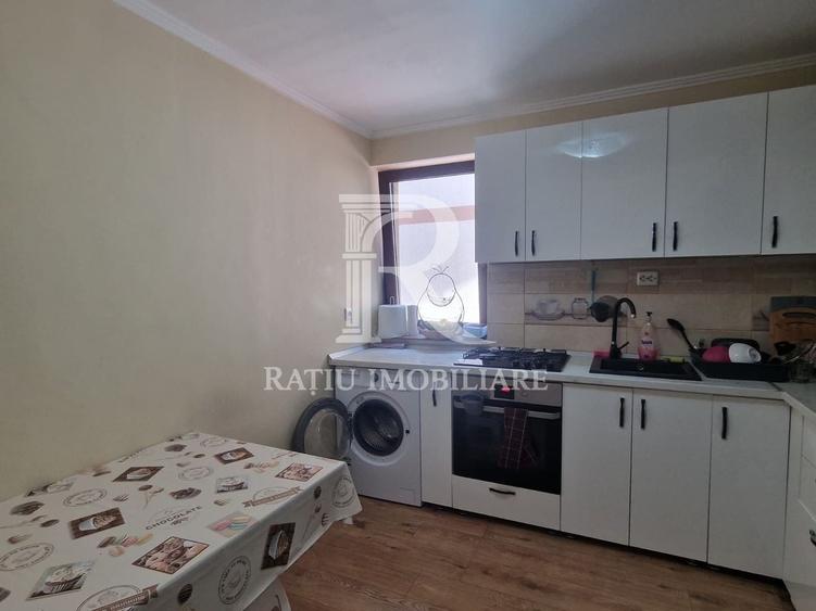 Apartament cu 3 camere decomandat, mobilat în Rogerius