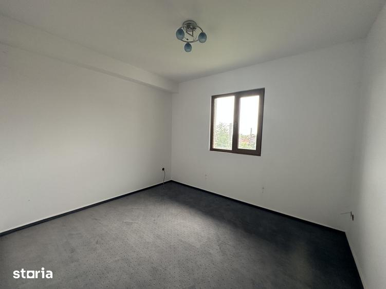 Spațiu comercial, de 936 mp, în Valea Călugărească