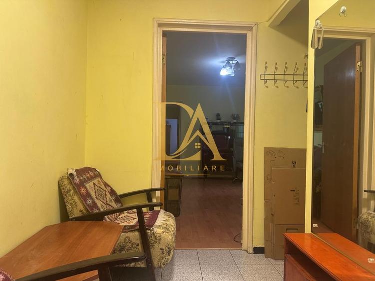 Apartament cu 3 camere semidecomandat în Brâncoveanu