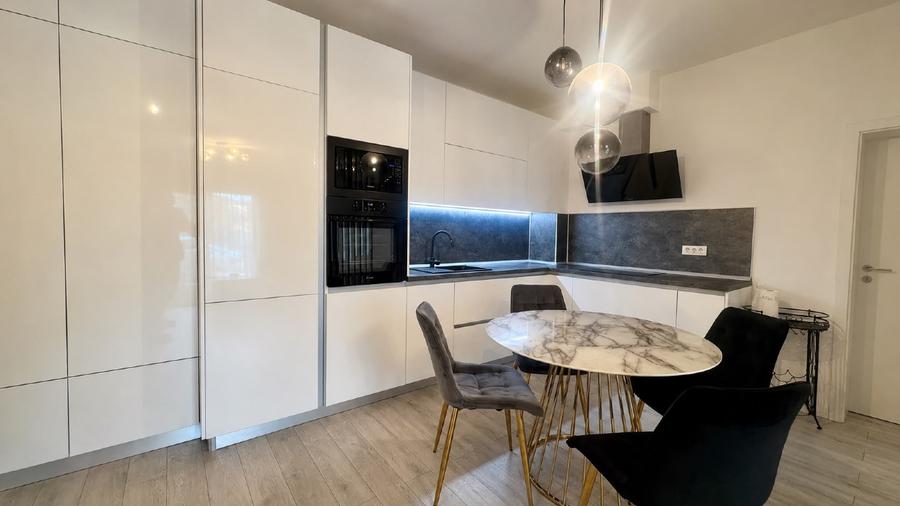 Apartament cu 2 camere decomandat în Lipovei