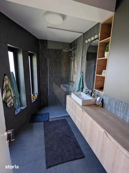 Casă cu 4 camere cu Teren 258 Mp în Becaș