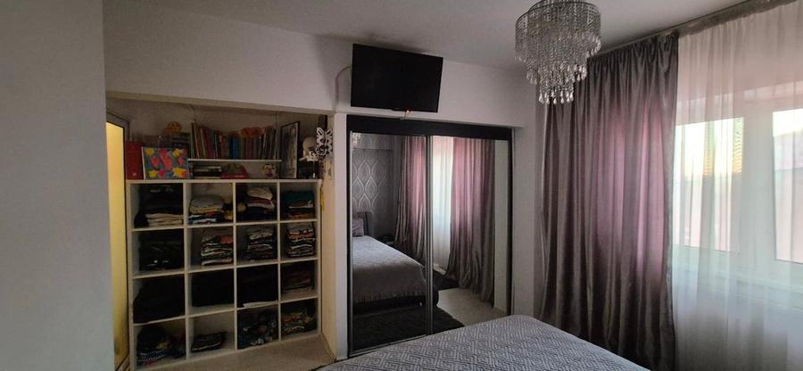 Apartament cu 2 camere decomandat în Republicii