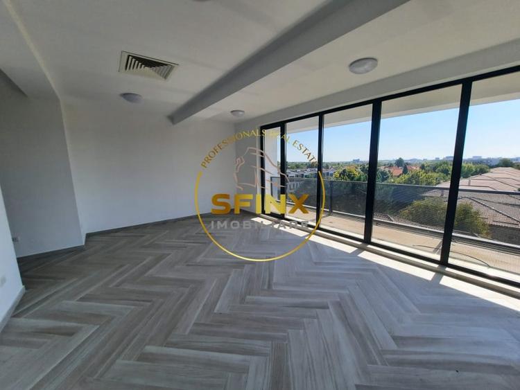 Apartament cu 3 camere semidecomandat în Iancu Nicolae