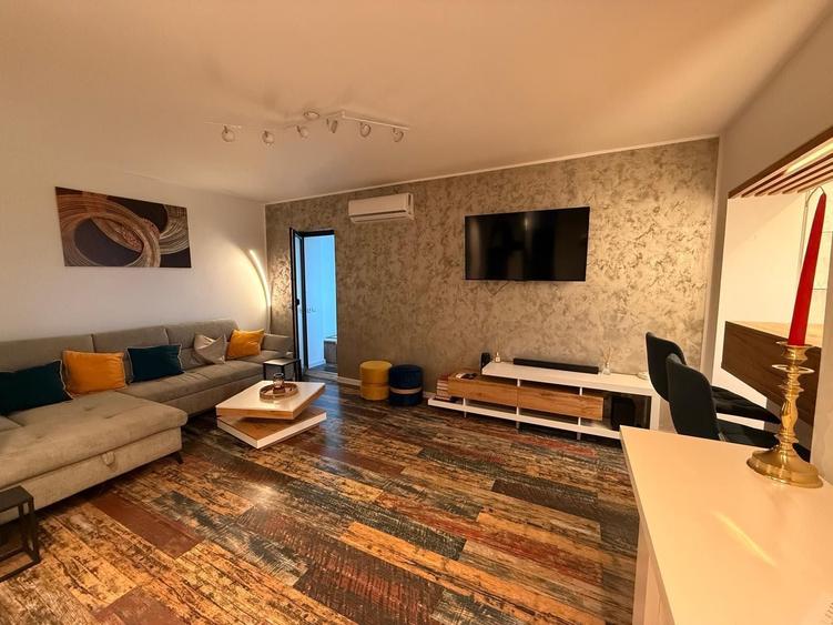 Apartament cu 2 camere decomandat în Poarta 6