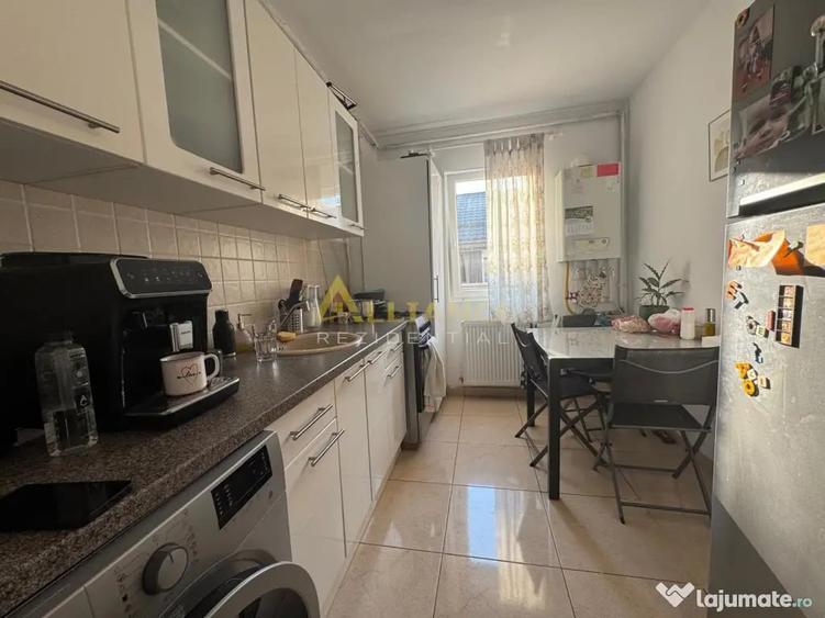 Apartament cu 2 camere decomandat în Central