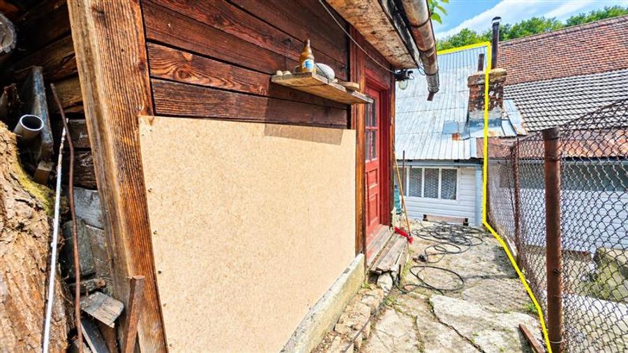 Casă individuală cu 2 camere cu Canalizare în Vest