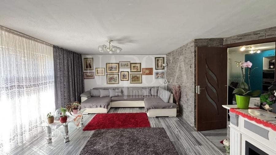 Casă individuală cu 7 camere cu Canalizare în Apahida