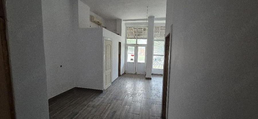 Spațiu comercial, de 70 mp, în Valea