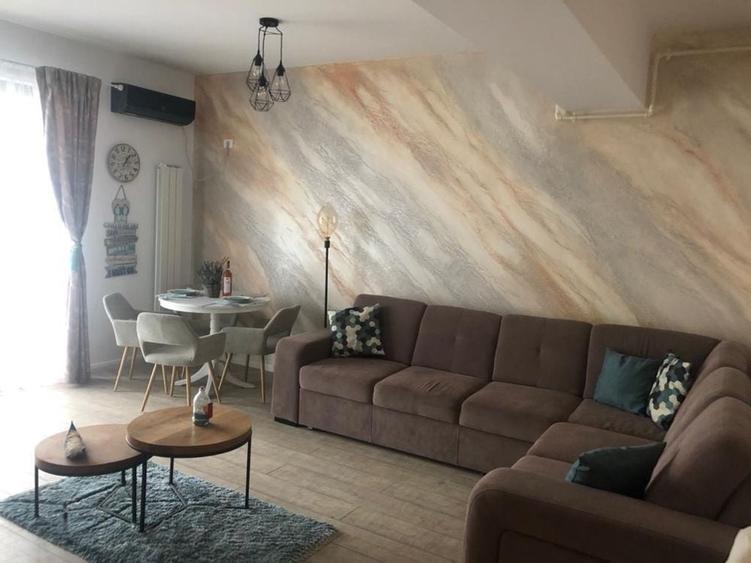 Apartament cu 2 camere decomandat în Central