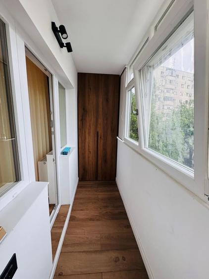 Apartament cu 3 camere decomandat, mobilat în Nerva Traian