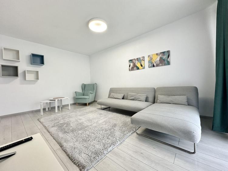 Apartament cu 2 camere decomandat, mobilat în Tractorul