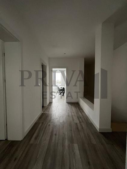 Duplex cu 4 camere cu Canalizare în Giroc