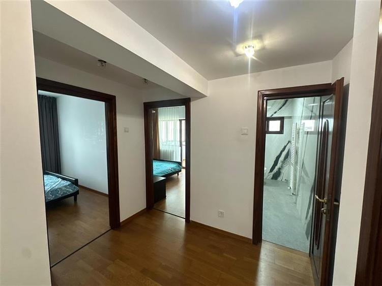 Apartament cu 3 camere decomandat în Aeroport
