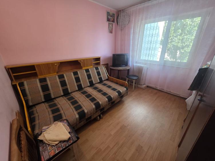 Apartament cu 3 camere în Alexandru cel Bun
