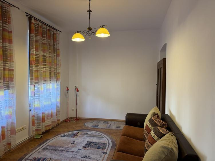Apartament cu 2 camere semidecomandat, mobilat în Ultracentral