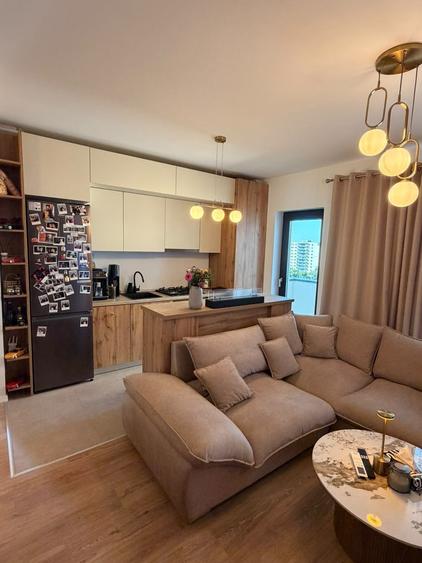 Apartament cu 2 camere semidecomandat, mobilat în 13 Septembrie
